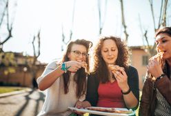 Cud we Włoszech. Kobieta rozdaje niekończącą się pizzę