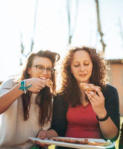 Cud we Włoszech. Kobieta rozdaje niekończącą się pizzę