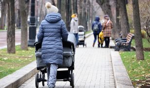 Skarbówka ściga rodziców. Sprawdza, czy są "wystarczająco samotni"