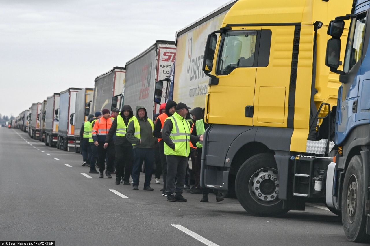 Rolnicy wrócili na granicę. Gigantyczne kolejki tirów