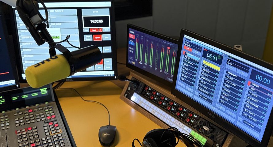 RMF FM nadal liderem, ale wyraźnie traci. Radio Eska mocno w górę