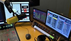 RMF FM nadal liderem, ale wyraźnie traci. Radio Eska mocno w górę