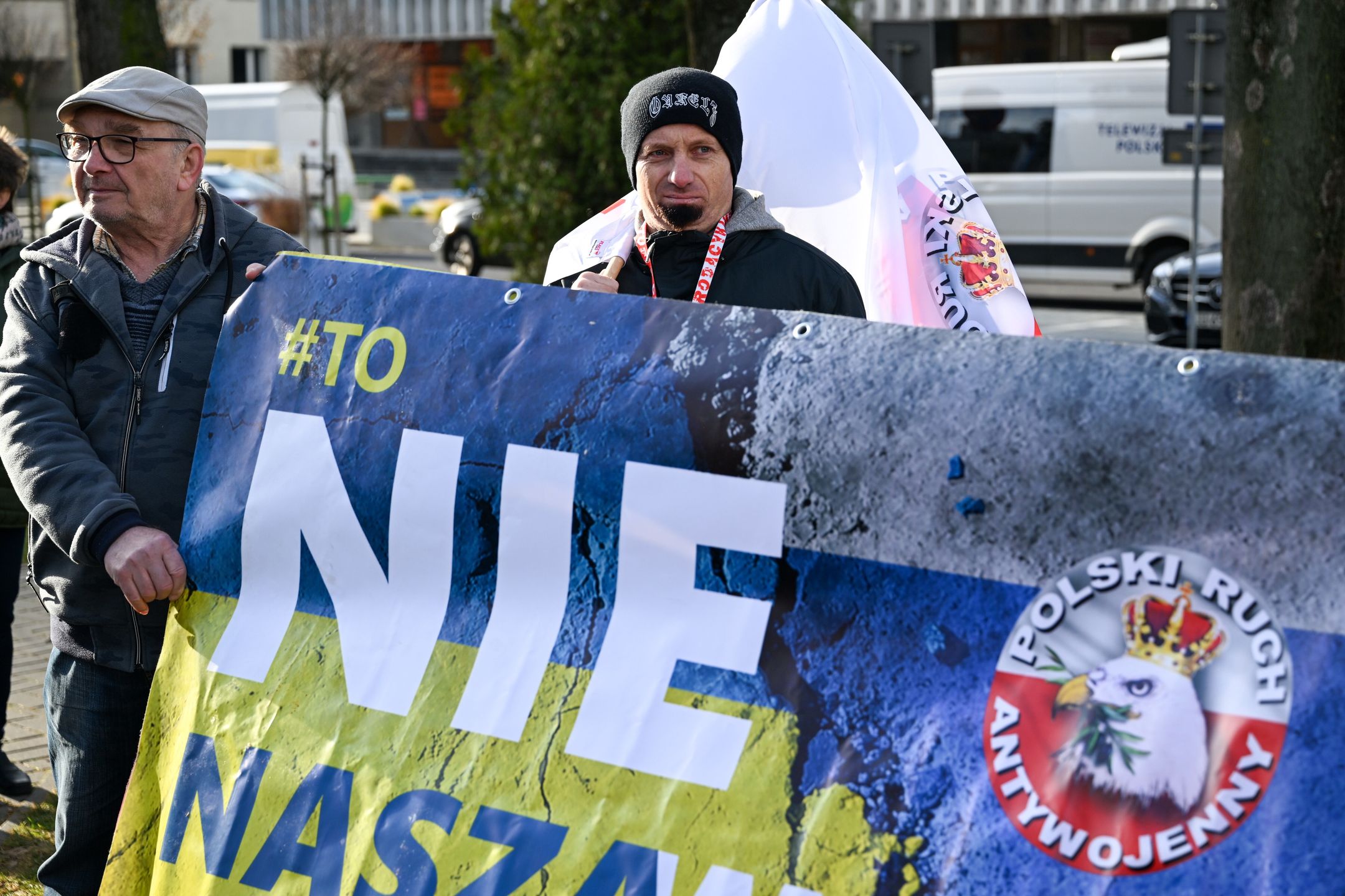 pikietaWojtek Jargi�oceremonia, doktorat, HC, pikieta protest, to nie nasza wojna, Uniwersytet Marii Curie-Sk�odowskiej