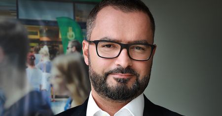 Prezes Żabki ujawnia: Sprowadzamy kolejnych 20 mln maseczek. "Prawdopodobnie to największy kryzys w historii współczesnego świata"