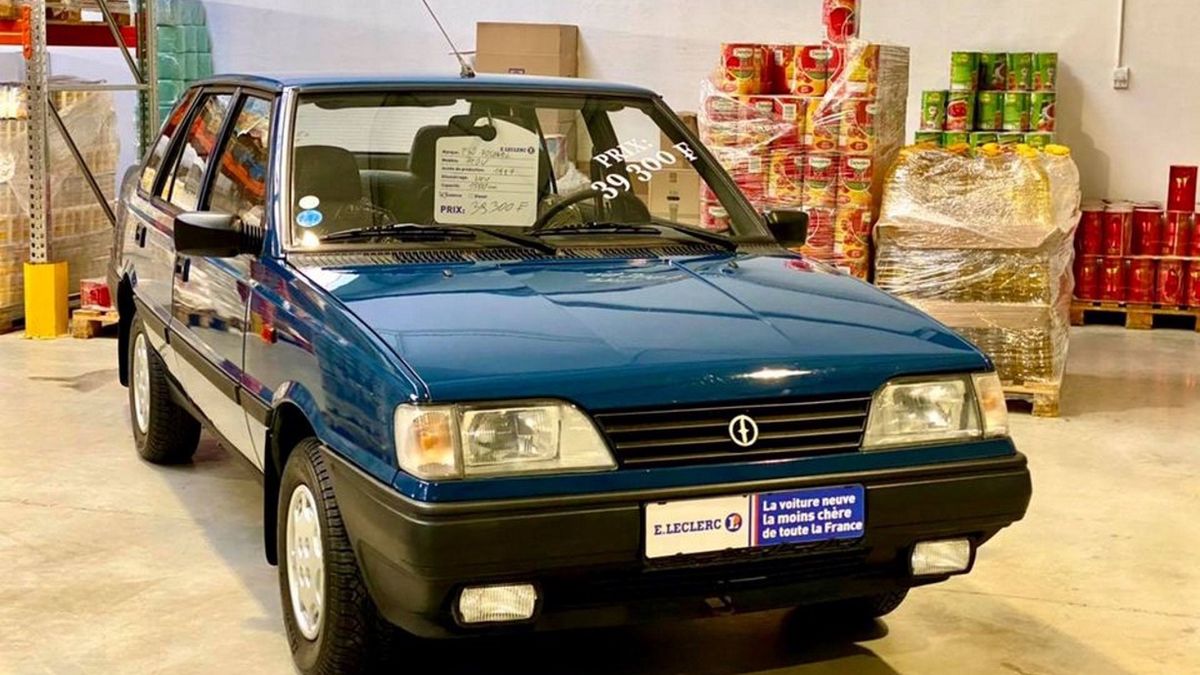 Fabrycznie nowy Polonez Atou trafi do Muzeum Motoryzacji Wena w Oławie. 