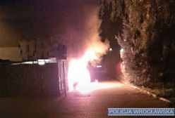 Wrocław. Podpalił śmietniki, spalił samochód dostawczy i budynek handlowy. Straty sięgają 70 tys. zł