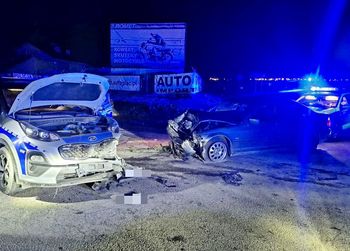 Pościg za 17-latkiem w BMW. Nastolatek taranował dwa radiowozy