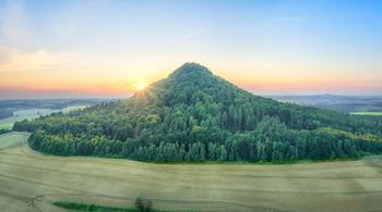 Nazywają go "Śląską Fudżijamą". Wygasły wulkan zachwyca