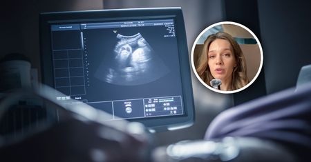 Pokazała, jak lekarz obraca dziecko w brzuchu. "Z tego bólu wpadłam w drgawki"