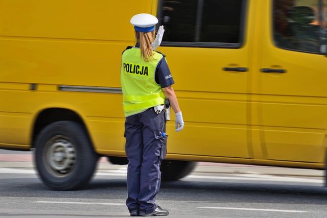 Jechali ponad 100km/h w obszarze zabudowanym – ponieśli surowe konsekwencje