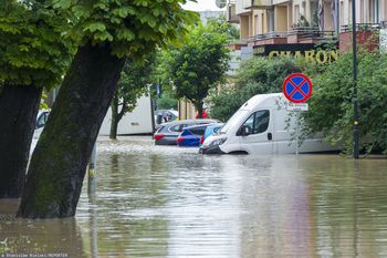 Błyskawiczna powódź na północy. Na co mogą liczyć przedsiębiorcy?
