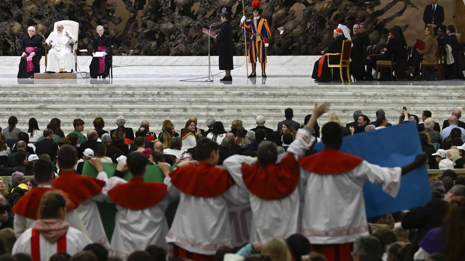 Papież Franciszek zdecydował. Kardynałowie w Watykanie