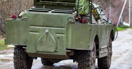 Wojskowy transporter zderzył się z pociągiem. W środku byli żołnierze