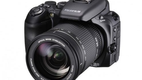 FinePix S200EXR: Ssuper zoom od Fuji 1