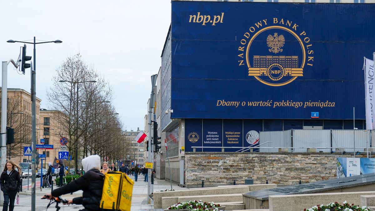 Prokuratura weszła do NBP. Tłumaczy powód