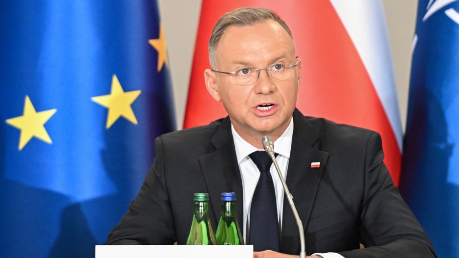 Andrzej Duda
Bia�ystok, 10.06.2024. Prezydent RP Andrzej Duda podczas posiedzenia Rady Bezpiecze�stwa Narodowego w Bia�ymstoku, 10 bm. Posiedzenie Rady ma charakter wyjazdowy w zwi�zku z kryzysem na granicy pa�stwowej z Bia�orusi�. (jm) PAP/Wojtek Jargi�o
Wojtek Jargi�o
BBN, bezpiecze�stwo, posiedzenie, rada, RBN, spotkanie, bezpiecze�stwa, narodowego, polityk, polityka, granica, granicy, kryzys, polsko bia�oruskiej, polsko-bia�oruska, polsko-bia�oruskiej