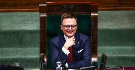 Polacy o Hołowni. Politolog zaskoczony sondażem