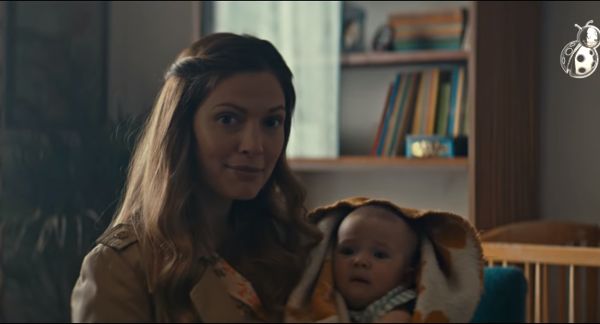 Biedronka "dziękuje wszystkim mamom" przed ich świętem (wideo)