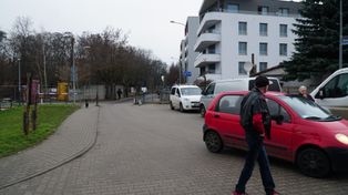 Poznań: Bramę zastąpiły słupki. Kierowcy mówią o chaosie