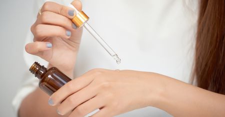 Genialne serum za mniej niż 15 zł. Znajdziesz je w każdej aptece