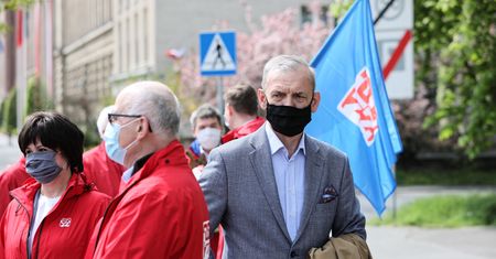 Koronawirus w Polsce. Rekordowa liczba zakażeń. Broniarz: Jesteśmy głęboko zaniepokojeni
