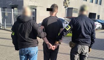 Spytali o papierosa. Potem go skatowali