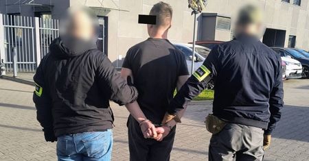 Spytali o papierosa. Potem go skatowali