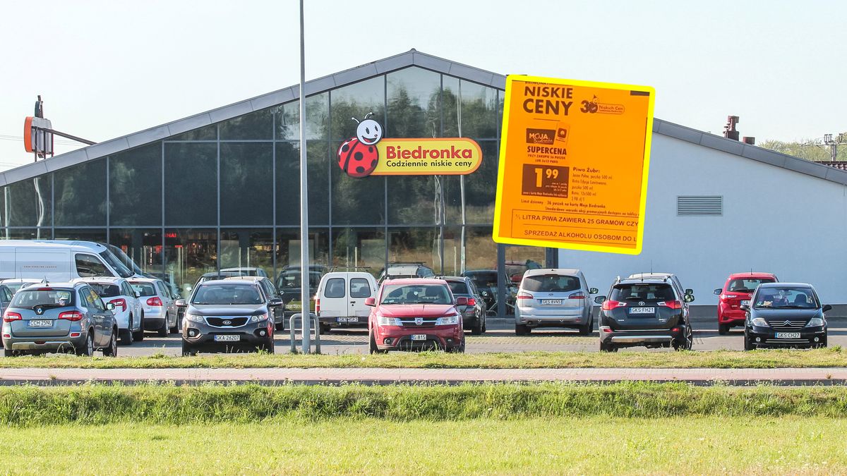 Nagranie z Biedronki trafiło do sieci.