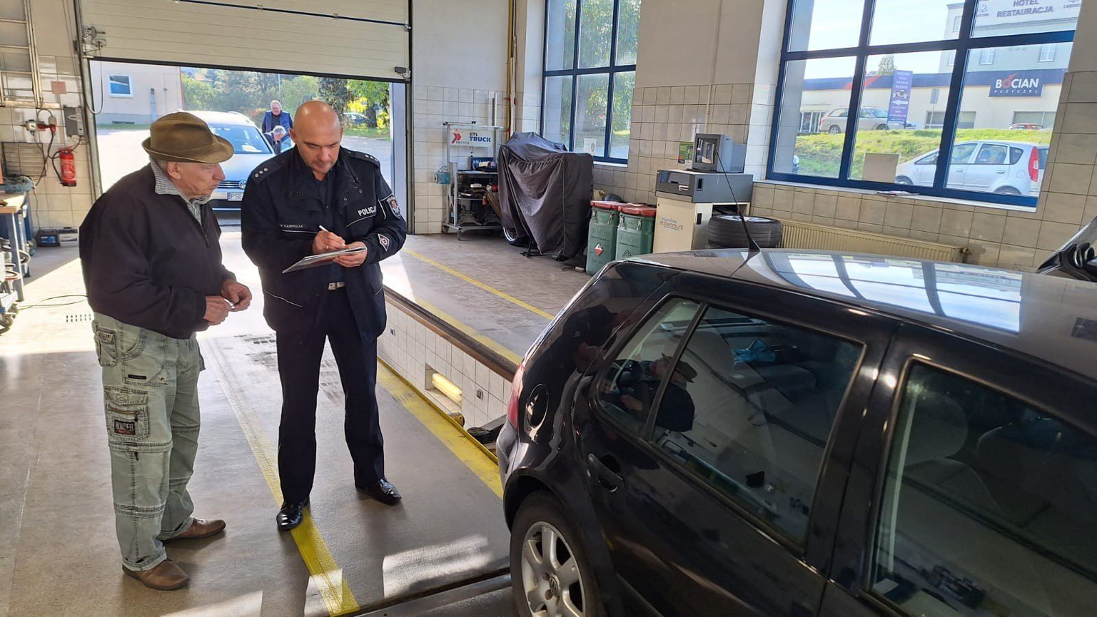 Akcja &#34;Nie po oczach&#34; w Śremie. Kierowcy będą mogli bezpłatnie sprawdzić ustawienie świateł w swoich samochodach
