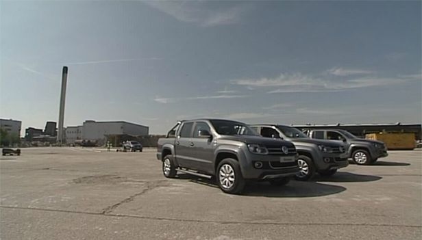 4x Volkswagen Amarok i budowlana demolka [wideo]