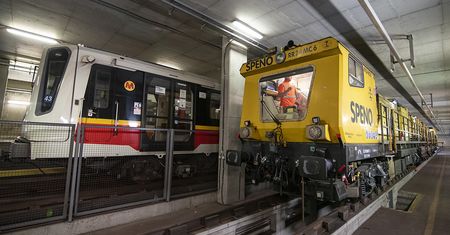 Warszawa. Metro szlifuje tory