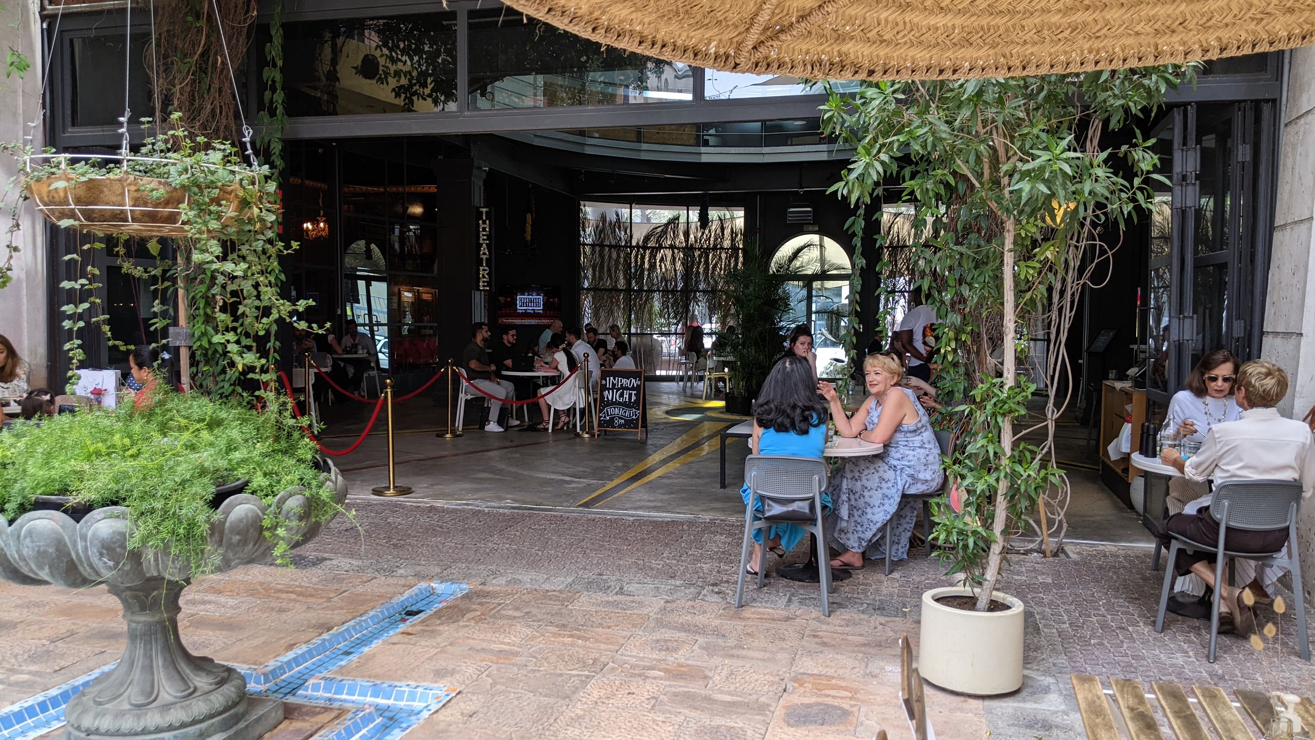 Restauracje są czynne w ciągu dnia