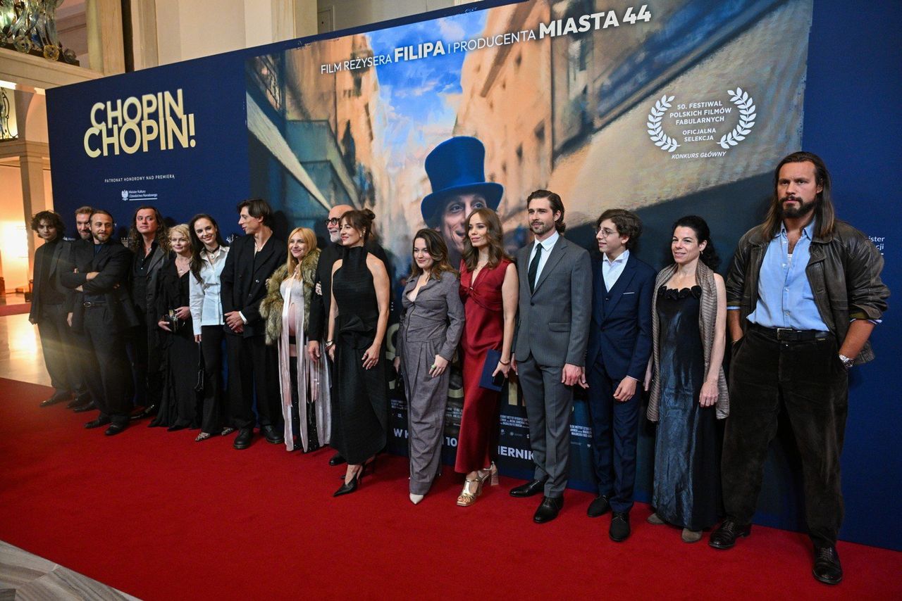 Warszawa: Kwiatkowski, Pietrucha, Kulig i Cielecka. Artyści na premierze filmu "Chopin, Chopin!". Tak wyglądał czerwony dywan w Warszawie