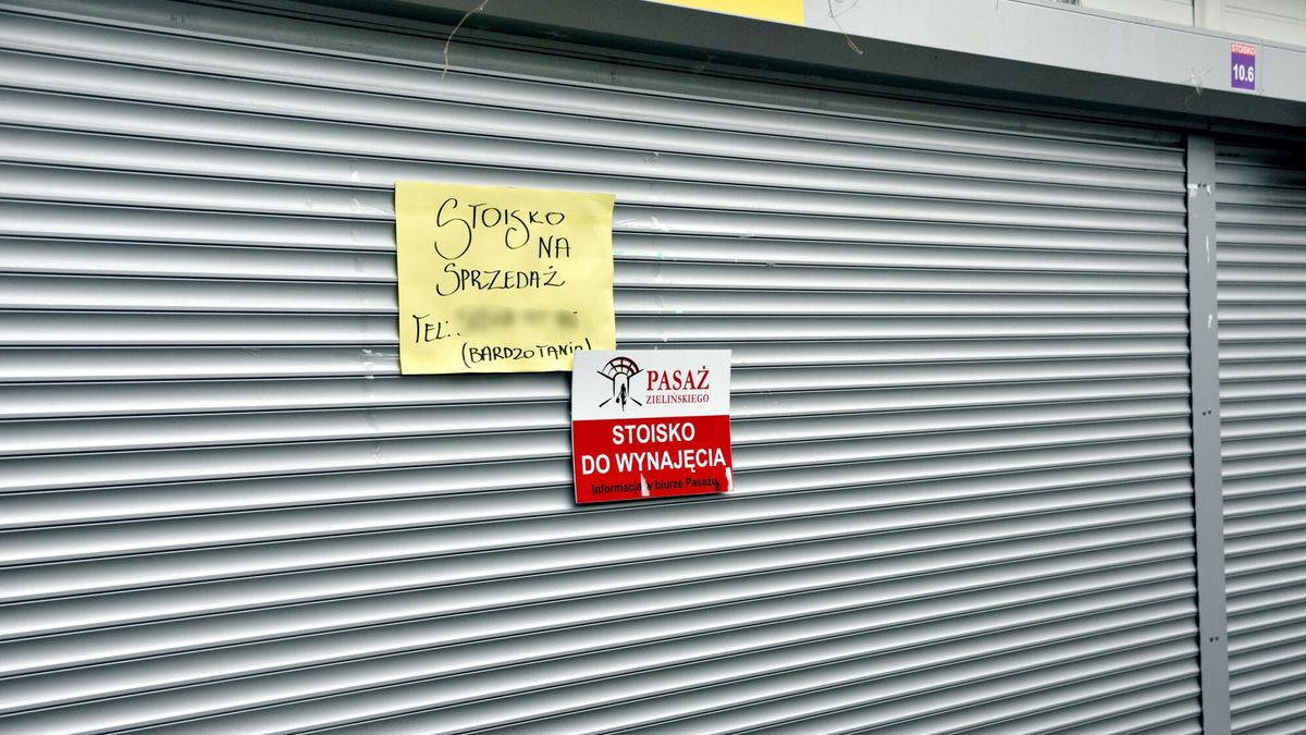 East News archiwumFot. Bartlomiej Magierowski/EastNews. Wroclaw 07.06.2022. Pasaz Zielinskiego we Wroclawiu. N/z: zamkniete stoiska.Bartlomiej Magierowski
