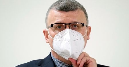 60 stron zarzutów. Dr Grzesiowski pogrążony? "Kuriozalne pismo"