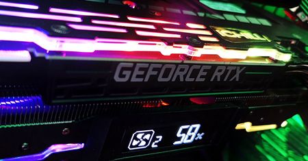 Dobre chłodzenie, podświetlenie i ekran OLED - Inno3D prezentuje nową wersję RTX 2070 Super