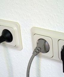 Ceny prądu w Polsce rekordowo niskie. Pomaga nam wiatr