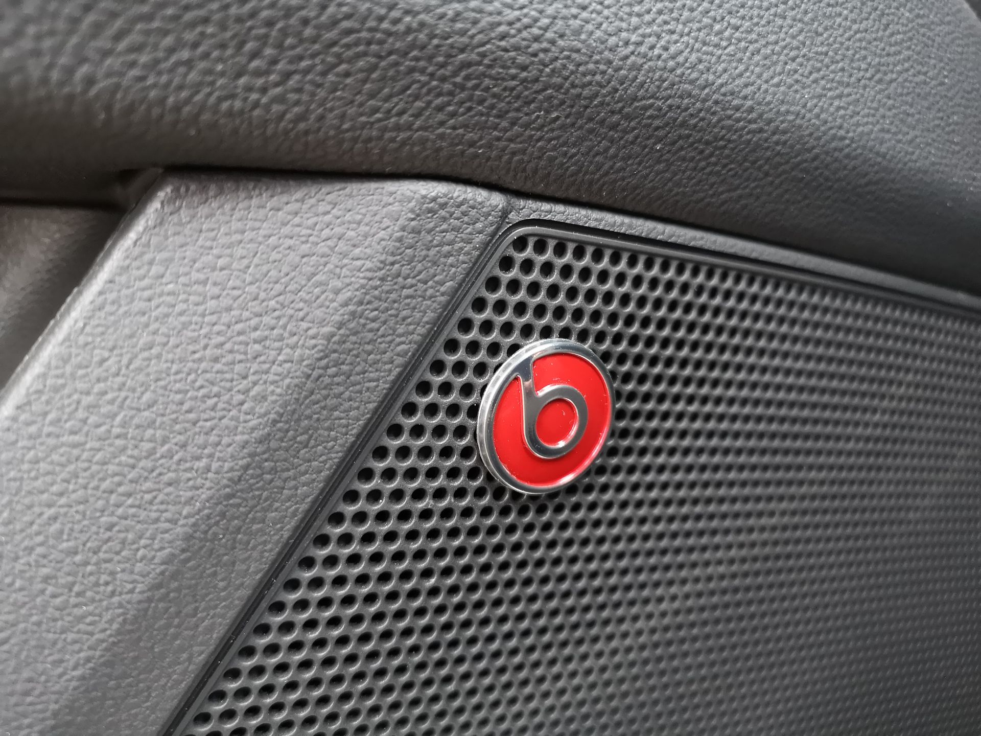 Seat Leon ST Xcellence: Wirtualny kokpit i system BeatsAudio w aucie za rozsądną cenę 17