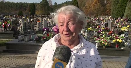 Cmentarz w Trzebini, na którym miesiąc temu zapadła się ziemia, pozostaje otwarty mimo ryzyka kolejnych osunięć