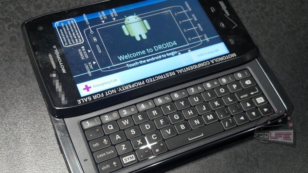 Motorola DROID4 pozuje do zdjęć - ma co pokazać 1