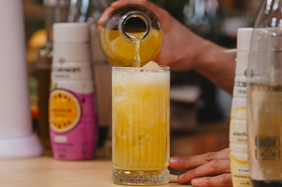 Syrop do drinków bezalkoholowych – zobacz, jakie smaki warto mieć w domu!