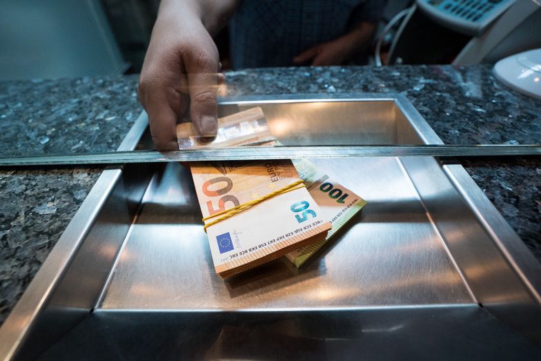 Kursy walut NBP 24.12.2020 Czwartkowy kurs euro, funta, dolara i franka szwajcarskiego