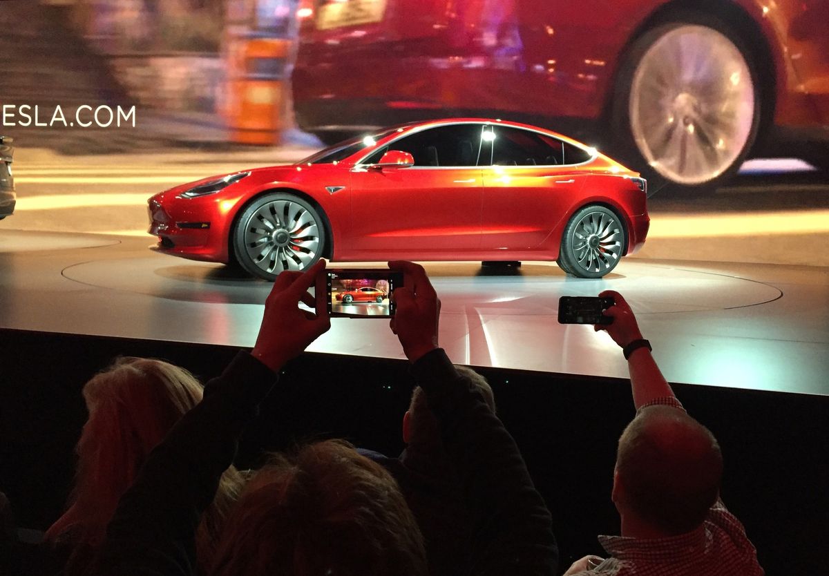 Tesla ujawnia szczegóły Modelu 3. To będzie jej pierwszy samochód dla mas
