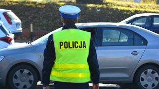 Tarnowskie Góry: Brawura kierowcy audi kosztowała go utratę prawa jazdy i 1600 zł mandatu. Jego wyczyny się nagrały