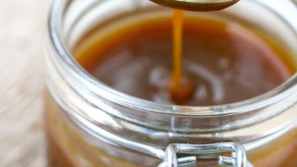 Sos karmelowy o obniżonej zawartości tłuszczu (McDonald's)