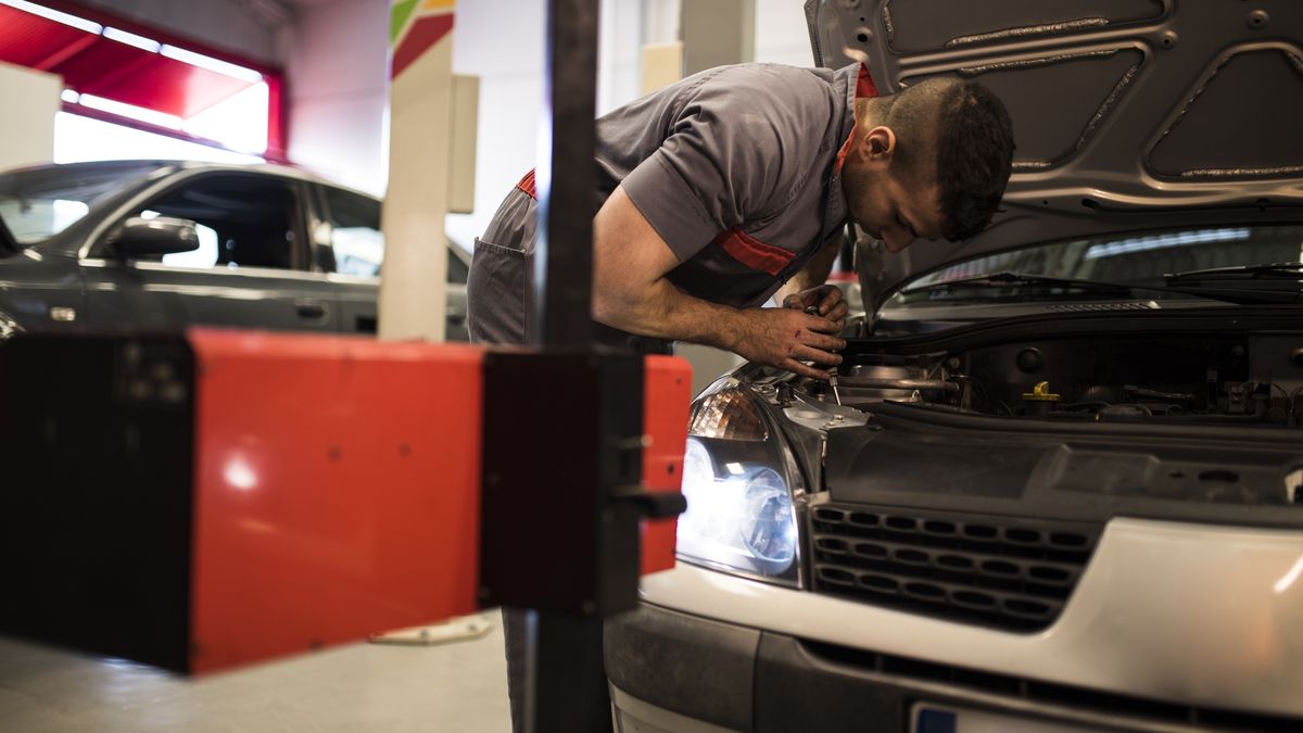 Czyszczenie reflektorów lepiej powierzyć fachowcom