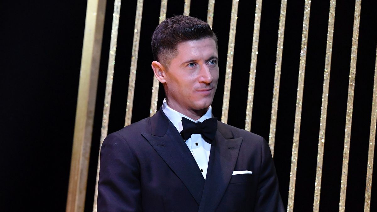 Zdjęcie okładkowe artykułu: Getty Images /  / Robert Lewandowski w trakcie gali Złotej Piłki 2021