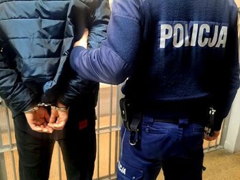 Pijany wyprzedzał policję. Po zatrzymaniu grozi mu deportacja