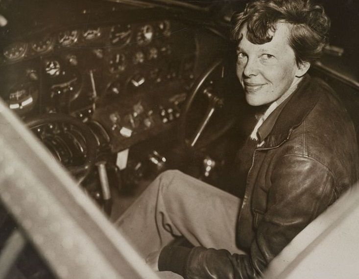Tajemnica Amelii Earhart rozwiązana? Słynna pilotka miała przeżyć katastrofę lotniczą