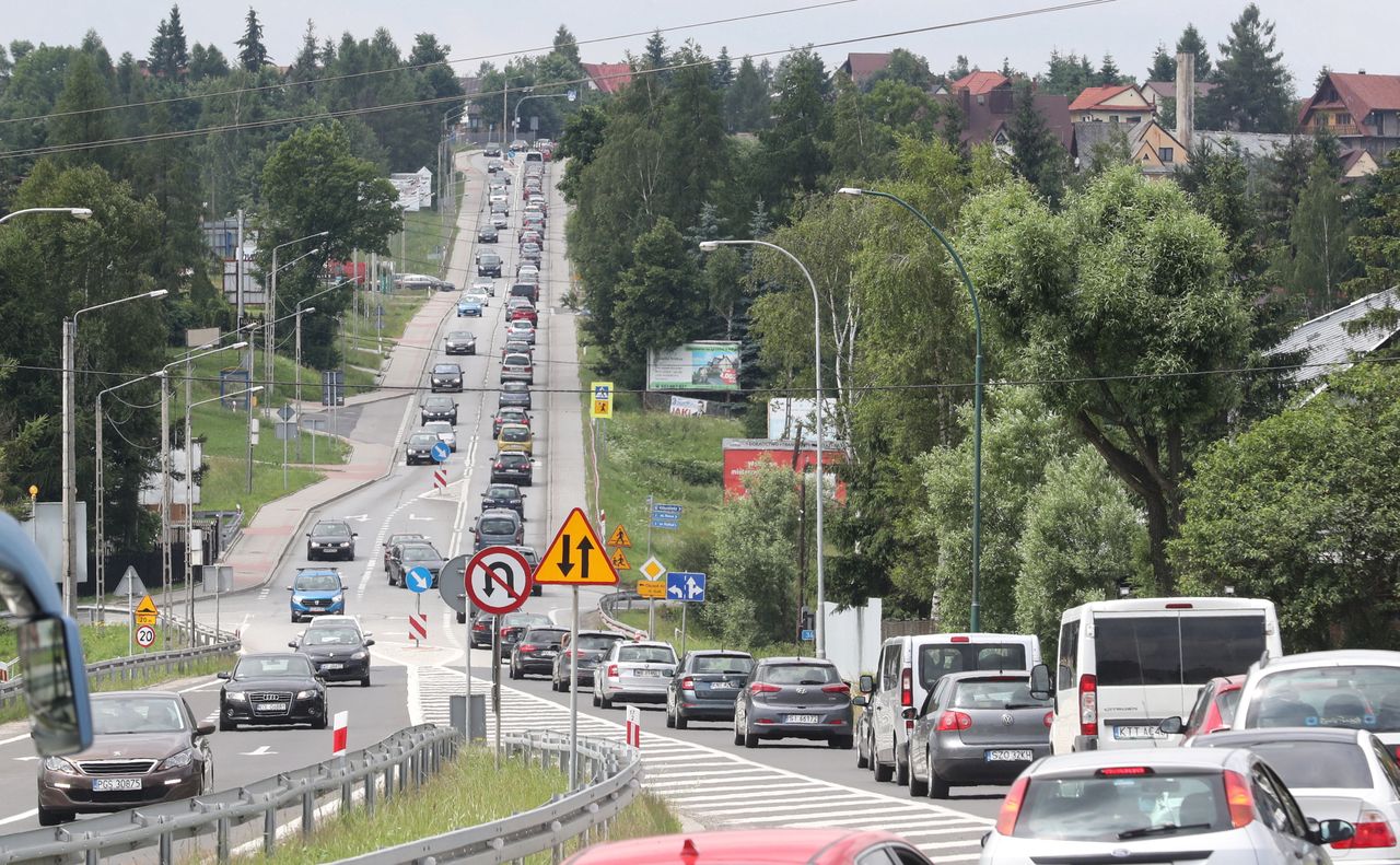 Ogromne korki na zakopiance. Tłumy turystów w górach